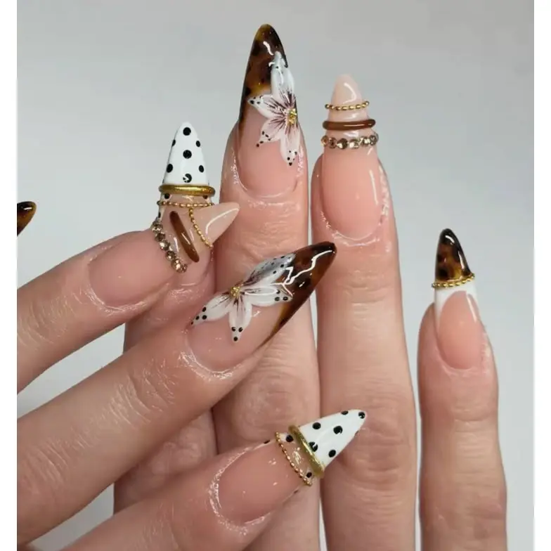 A100 Mocha Floral French Press-On Nails, Brown Tortoise Tips with White Flower Art, Polka Dot Accent Design, Gold Chain Details, Elegant Handmade Y2K Style, Gift for Her