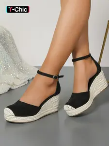 Pair of Large Size Women's New Round Toe Closed Wedge Thick Sole Buckle Fashionable Stylish Elegant Simple Comfortable Daily Wedge Thick Sole Sandals