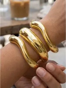 3-Piece Geometric Twisted Open Bangle Set  Women's Stylish, Versatile, and Chic Trendy Jewelry  A Fashionable Gift Stackable Bracelet Set