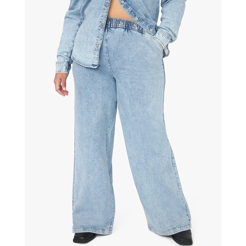 Straight Leg Indigo Denim Pull On Jean