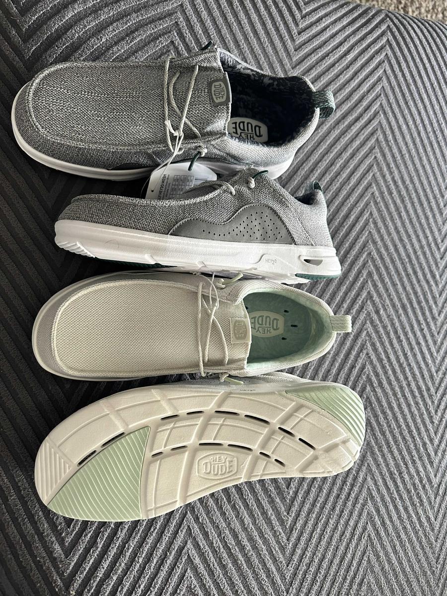 Item: Dawn Blue/White, 9