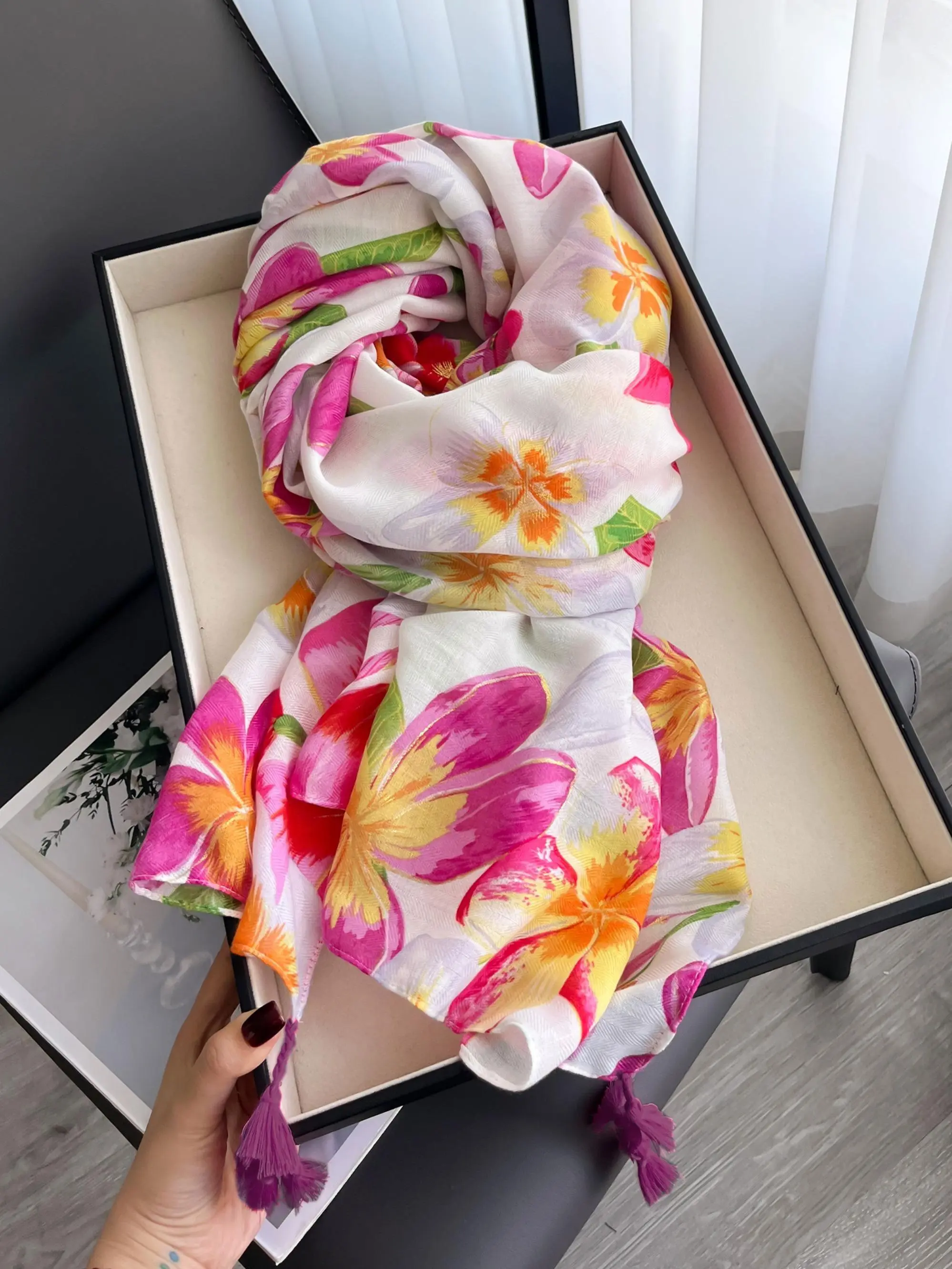 Floral Print Scarf, Fashionable Soft Lightweight All Season Shawl for Women, Casual Versatile Scarf for Daily Wear, Fashion Accessories for Women & Girls, Tassel Decor Scarf, Boho Floral Shawl