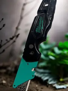 Onyx-mint Edge utility blade