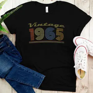 Vintage Born in 1965 - 55th birthday gift Retro Classic T-Shirt