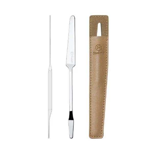 [Studio17] Makeup Spatula (1 pcs) - For even application of liquid foundation, Better dispersion with cleaner application