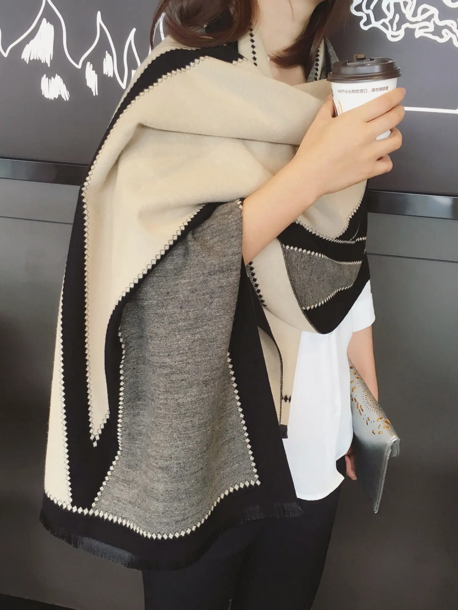 Elegant Patchwork Scarf for Women, Fashion Shawl, Perfect Gift Choice, Fashion Accessory for Any Occasion, Thick Woven Fabric, Casual Style, Chunky Scarf