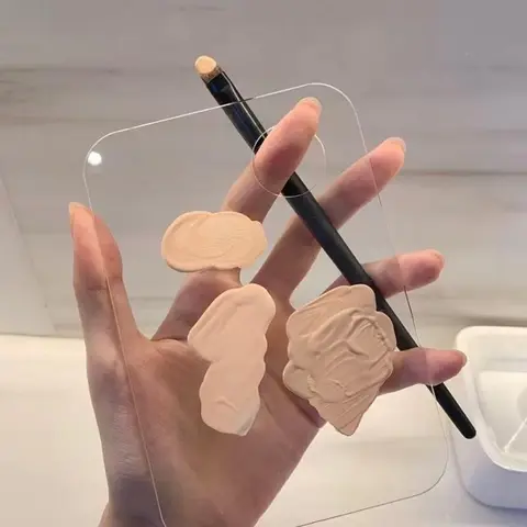 Clear Acrylic Makeup Mixing Palette with Thumb Hole, Transparent Paint Palette for Oil Painting, Eyeshadow and Nail Art, Versatile Cosmetic Tool