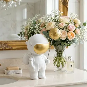 Cartoon Space Astronaut Decorative Figurine, Resin Material, Home Decoration, Bathroom Ornament, Gift Idea, Party Prop, Photo Props