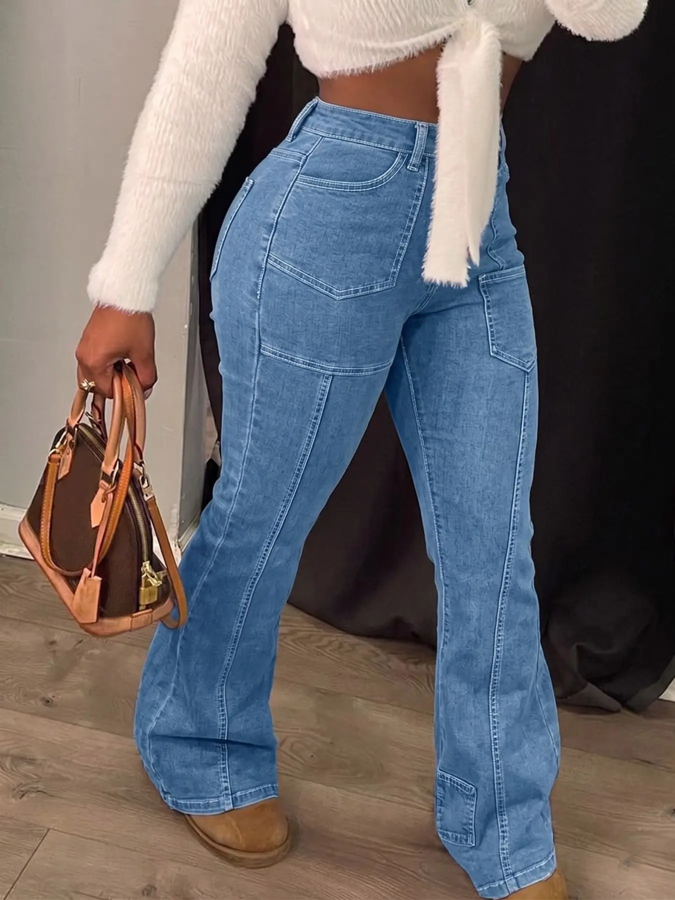 Women's Fitted Bell Bottom Light Wash Denim Jeans Pants, Flared Denim Jeans, Denim Bell Bottoms, Unique Patch Pockets and Front Stitching, Comfortable and Stylish, Perfect for Casual Streetwear