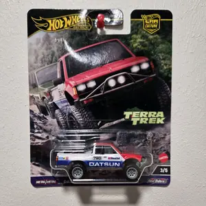 Premium Hot Wheels Datsun King Cab Baja Custom