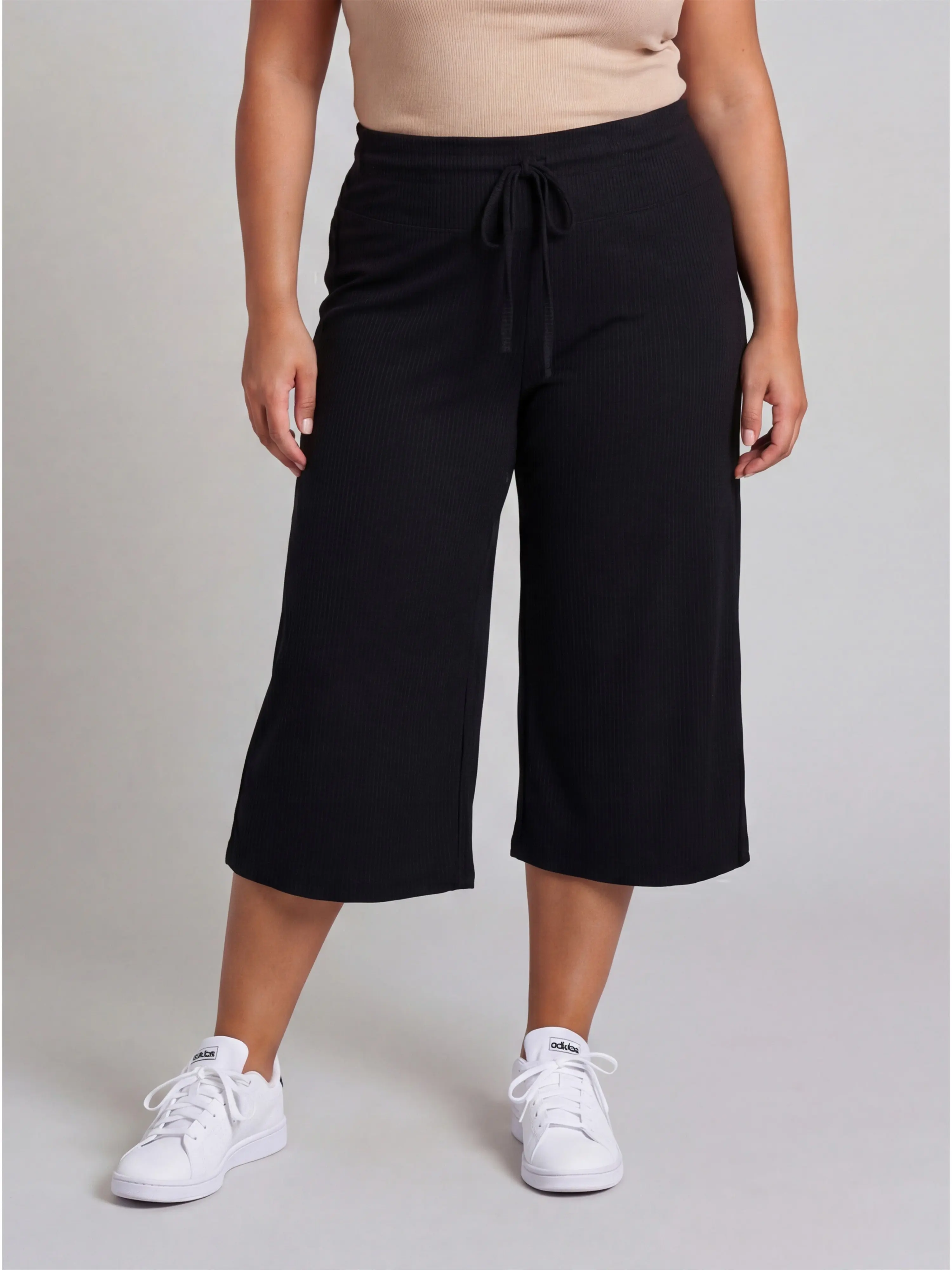 Curvy Ribbed Drawstring Capri Pants