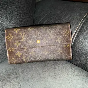 Pre-owned Louis Vuitton Coated Canvas Small Leather Goods PreOwned International Wallet Monogram Long