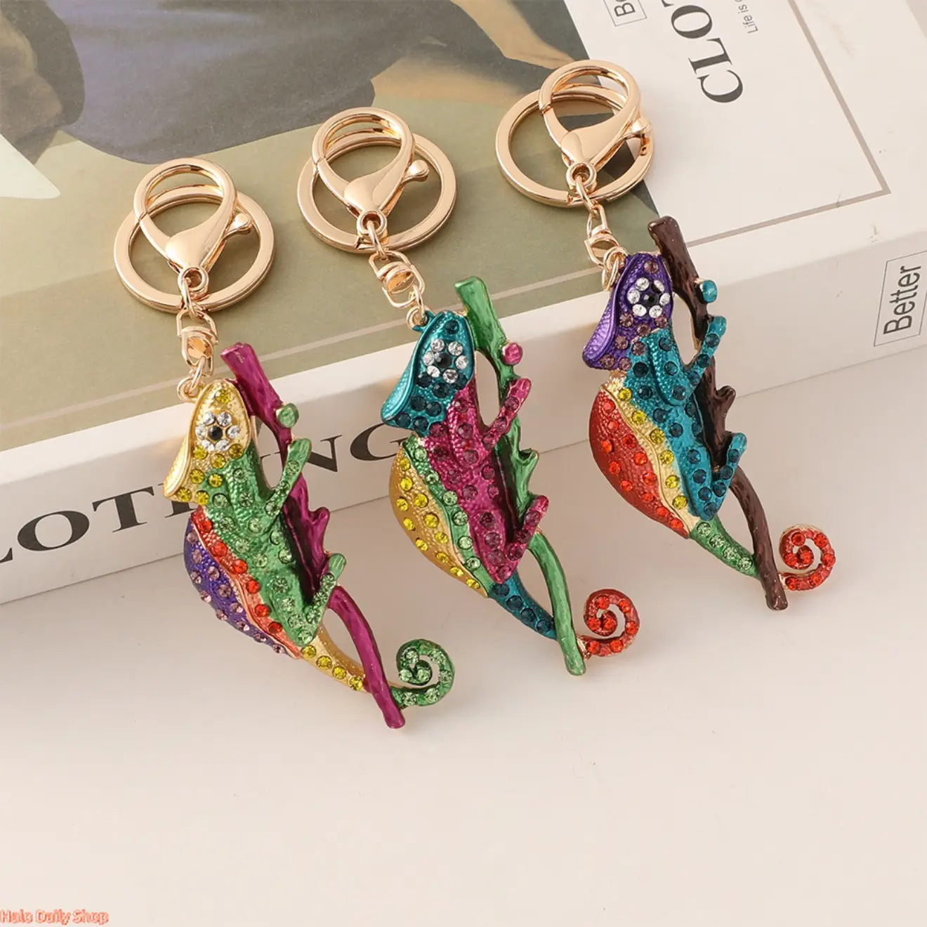 Retro-Style Colorful Rhinestone Chameleon & Lizard Keychain - Funky Unique Accessories, Mini Bag Accessories, Cute Keychain for Car Keys, Small Gift, Cute Keychains