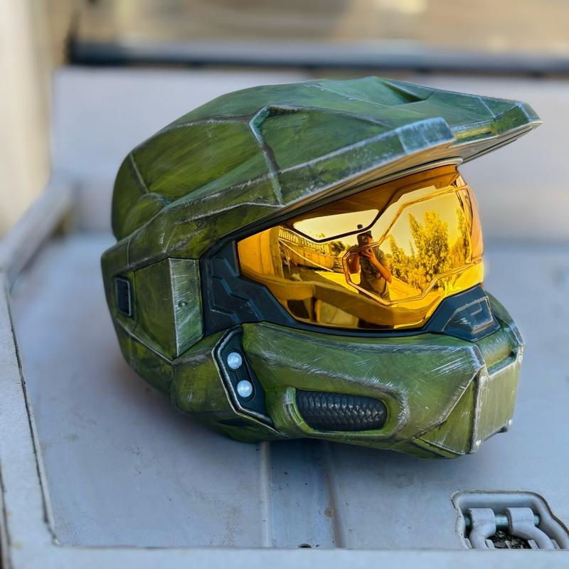 CUSTOM - Officially Licensed Master Chief Wearable Helmet W/ LED lights “ Disguise Costumes “ Full Size Cosplay Collectable Prop