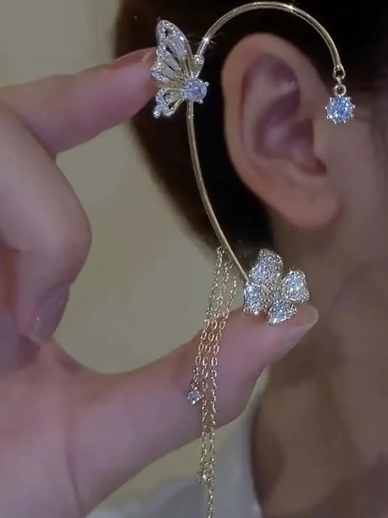 Butterfly Tassel Ear Cuffs Non Piercing, Ear Clip Type, Luxury Unique Light Luxury Tragus Clip, Perfect for Women, Summer, Christmas, Valentine's Day, Thanksgiving, Daily Wear