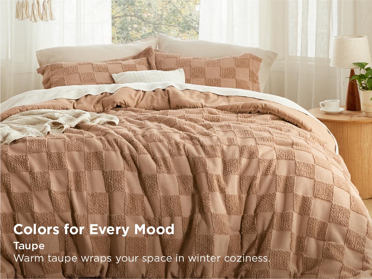 【Mother's day Deal】Bedsure Checkered Farmhouse Shabby Chic Comforter Set ,Boho Tufted Bed Set, King Size Bedding, 3 Pieces, 1 Plaid Geometric Comforter and 2 Pillow Shams,Jacquard Design Soft Breathable Lightweight All-Season Filling OEKO-TEX Certified