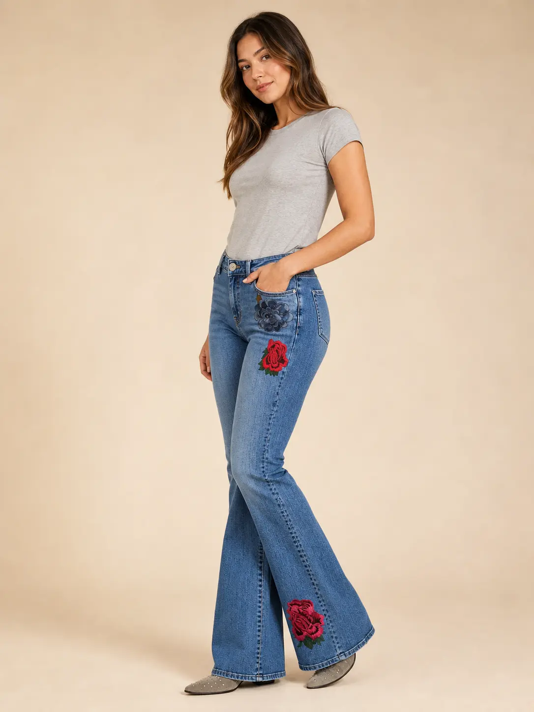 Women's Petite Flared Jeans - Modern Denim Bottoms for Casual Wardrobes