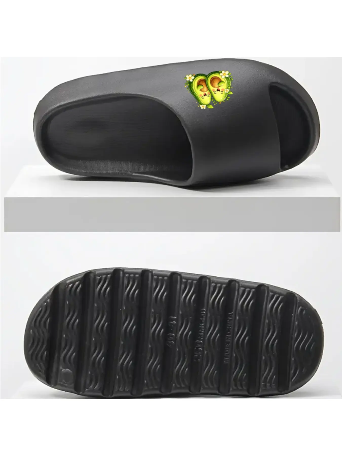 Cute Avocado Couple Hugging Slippers Adorable Green Fruit Design Cozy Coconut Footwear for Summer Fun Comfortable Slip Ons Slippers with Smiling Avocado Pattern Perfect EVA Beach Slippers Beach Poolside Sandals Casual Home Slippers
