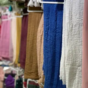 Cotton Crinkle Hijab - Soft and Breathable Fabric, Available in Various Colors, Ideal for Everyday Wear.