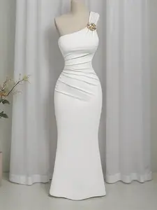 Brooch Decorated Asymmetric Collar Pleated Fish Tail Skirt, Elegant Women's Dress, Formal Wear, Perfect for Parties and Special Occasions