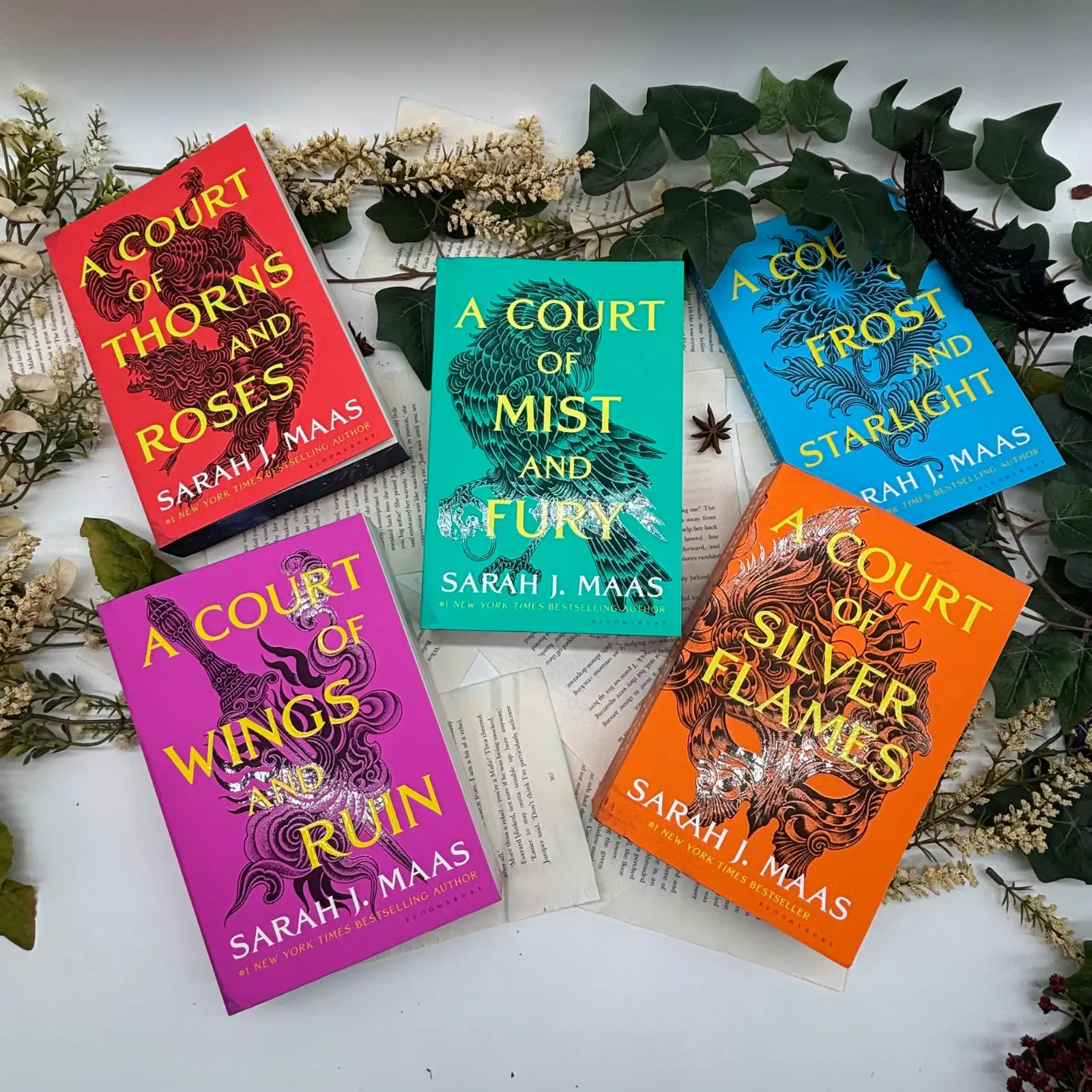 Sarah J. Maas A Court of Thorns and Roses 5-Book Paperback Box Set