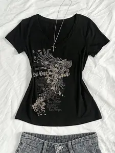 Women's Slim-fit V-neck T-shirt, Retro Street Y2K Edgy Cross Graphic Print, Casual Fashion Short-sleeve Streetwear Top for Trendy Outfits Fitted Womenswear