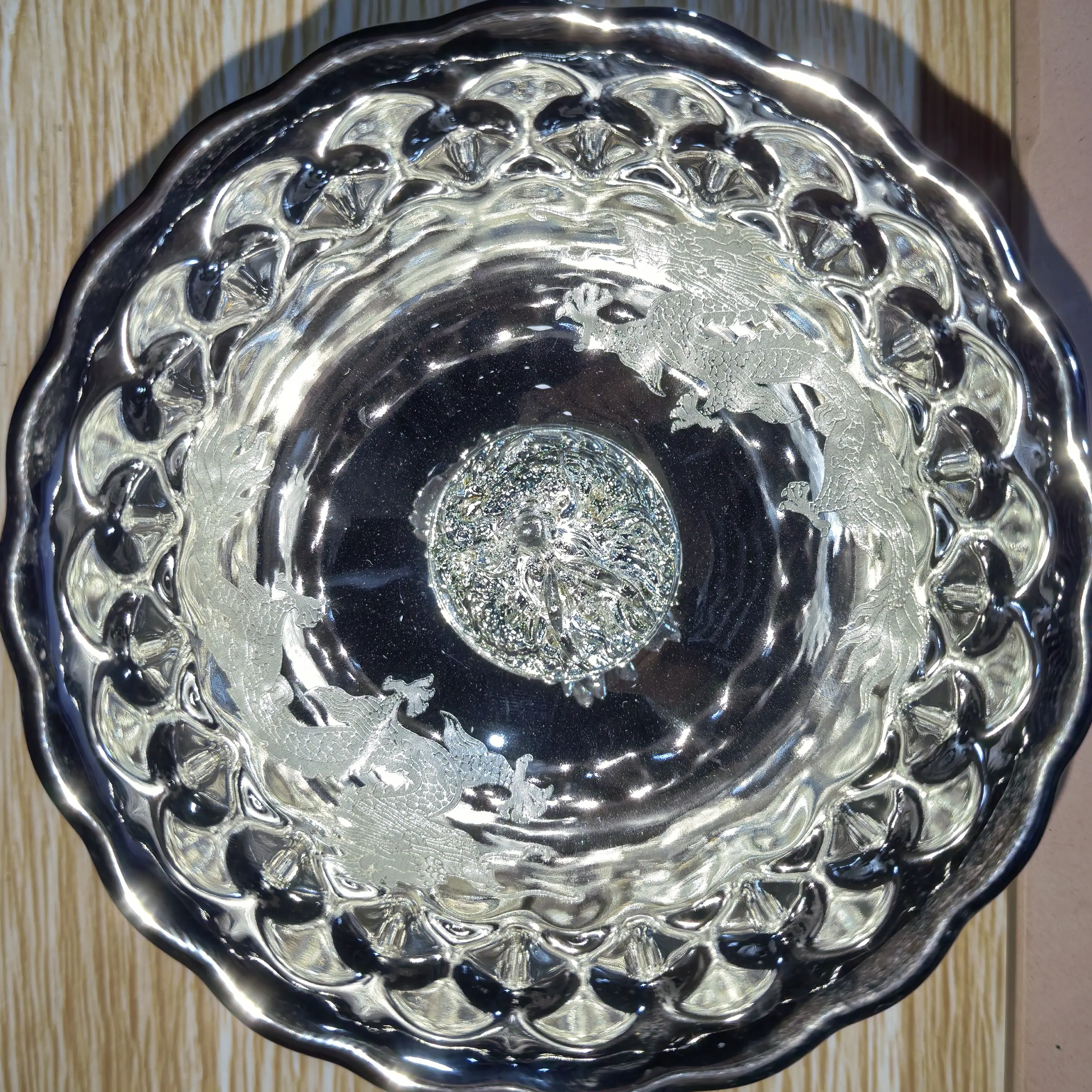 Silver-Toned Jianzhan Bowl for Children with Dragon Patterns and Textured Rim Elegant Tea Accessory