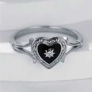 Elegant Black Enamel Heart Ring Gold Plated Valentine’s Day Gift