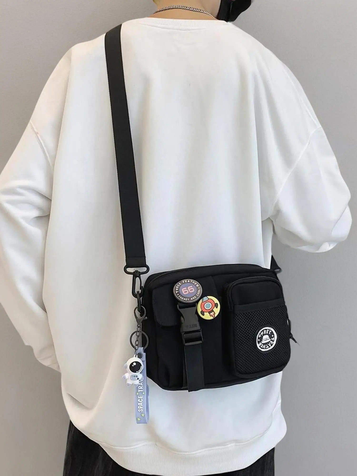 Simple Plain Zipper Crossbody Bag, Multifunctional Sling Bag, Shoulder Bag with Space Astronaut Medal Decoration & Keychain, Designer Crossbody Bags f