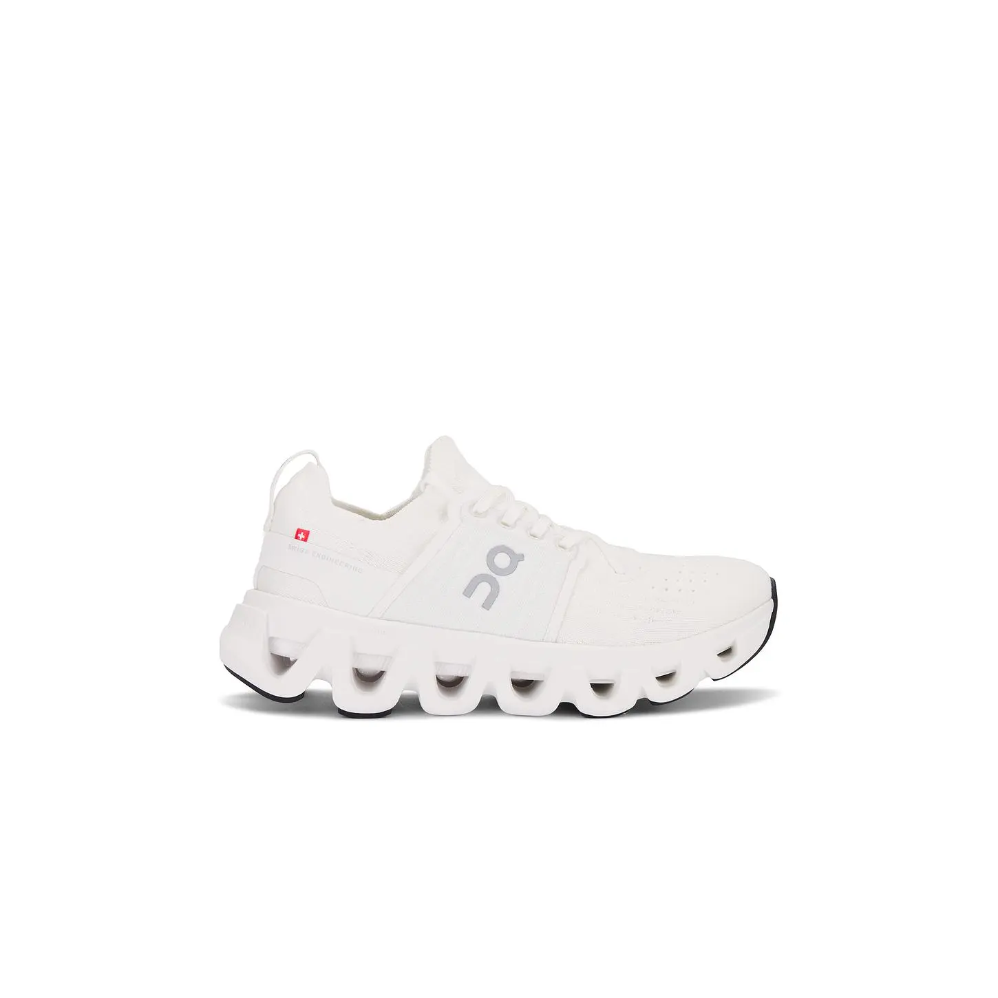 On Cloudswift 4 Sneaker in White white On Cloudswift 4 Sneaker in White white