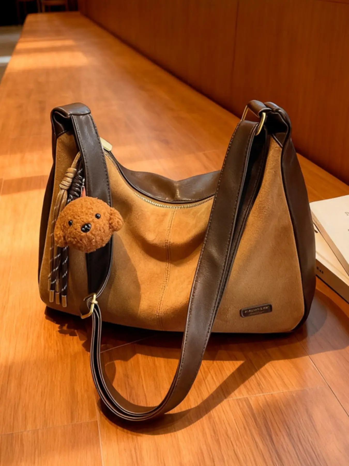 New Versatile Retro Large Capacity Fashion Shoulder Crossbody Bag, Stylish Small Batch Trendy Casual Tote, Pu Tote Satchel for Outdoor Use, Vintage Shoulder Bag