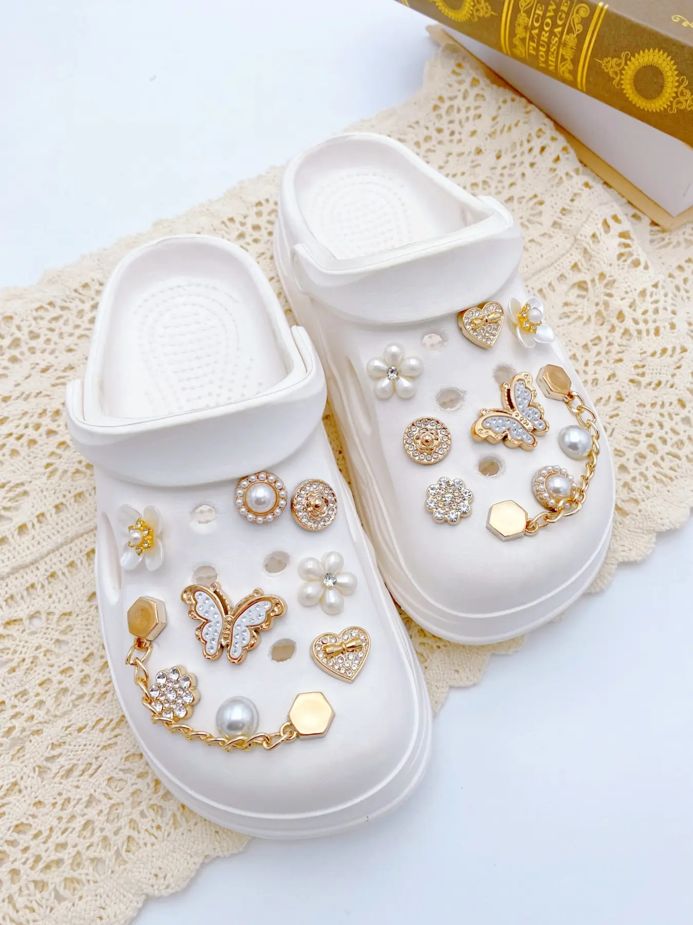18pcs Fashionable Abs Chains, Rhinestone Butterfly Pearl Flower Shoe Clips, Detachable DIY Shoe Accessories for Women, Cute Shoe Charms, Perfect for Parties