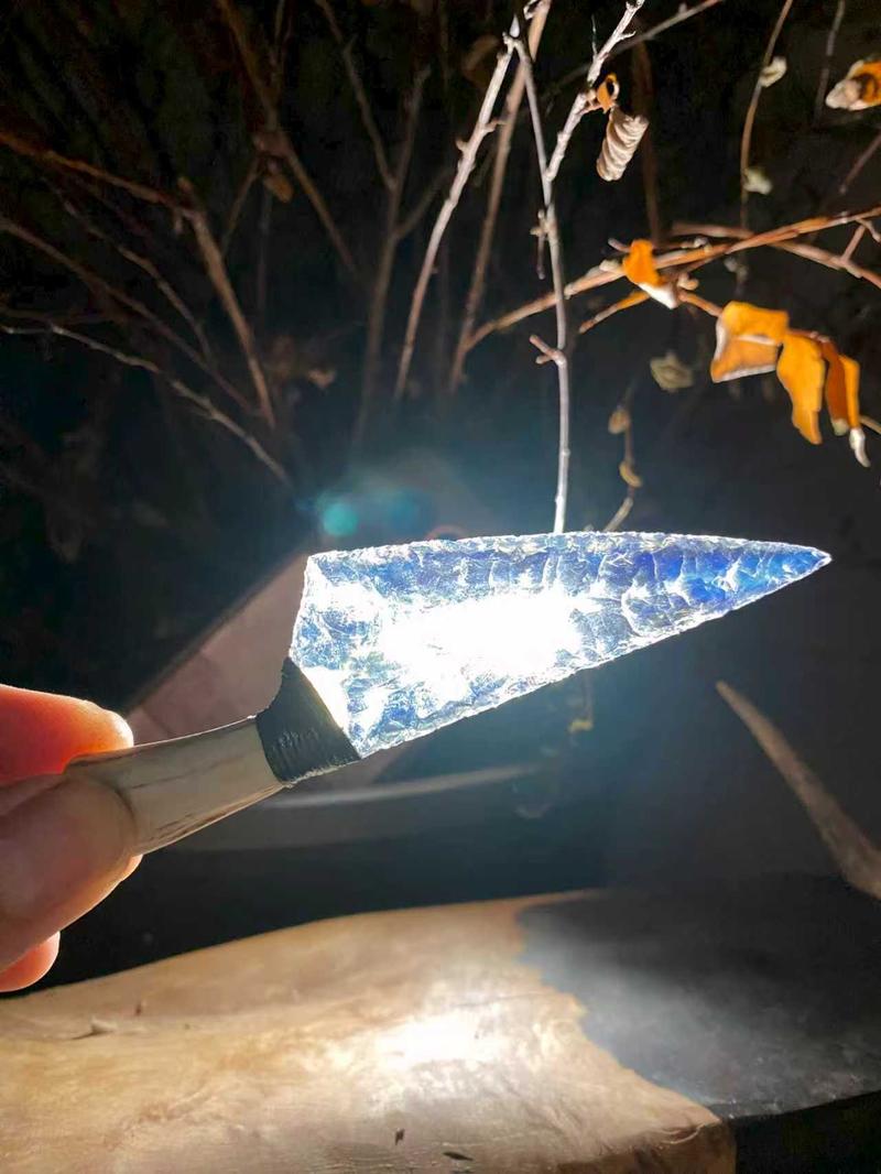 Hmade H-carved Black Obsidian Stone Necklace with Transparent Inlaid Design Encased in Resin for Unique Unisex Statement Ideal for Gift Foldable Christmas Tree Lights Day of the Dead Decorations Set Canvas Tote Bag Star Stripe Wreath Bows