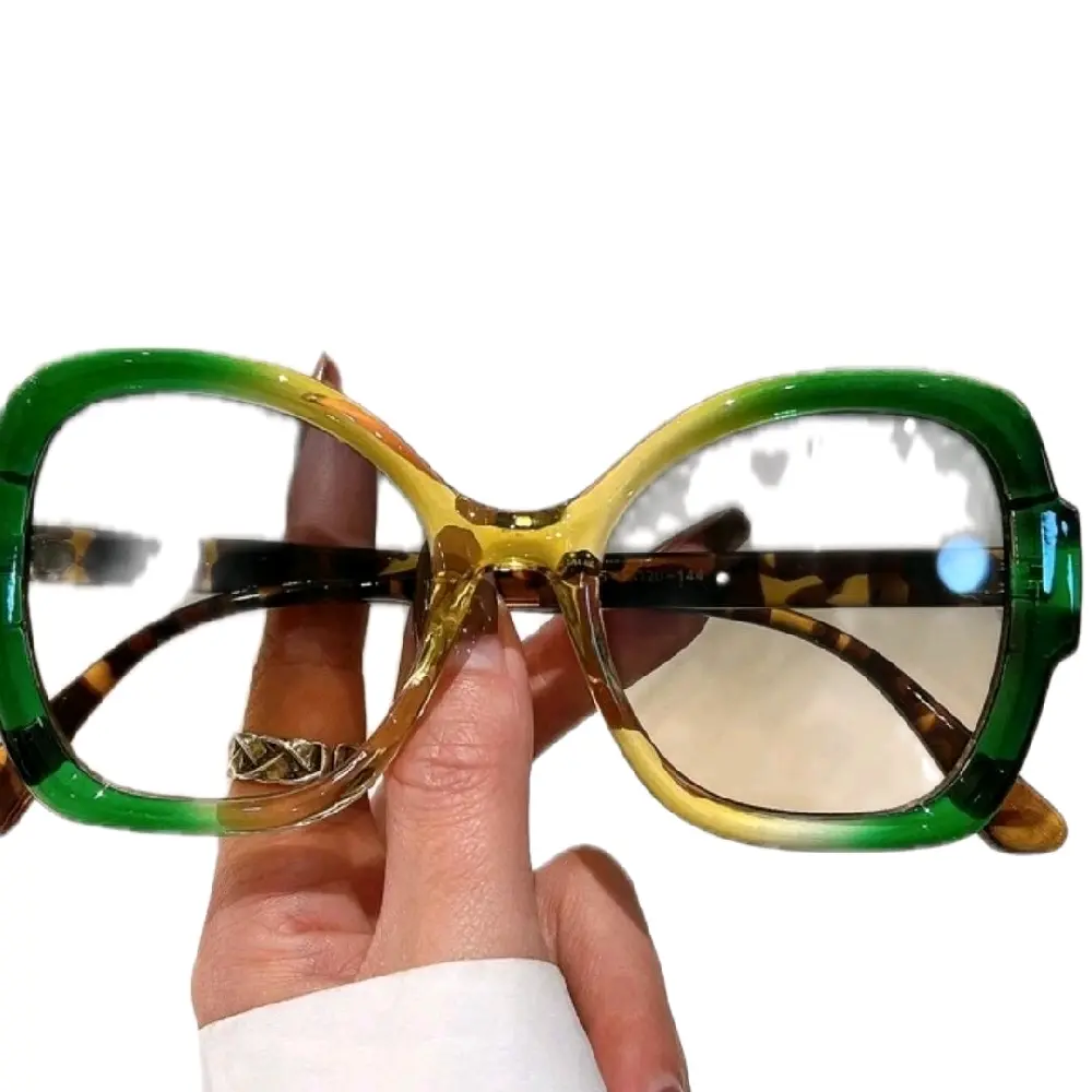 Fashion frames with an irie vibe