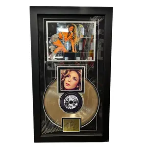 Shakira Gold Record (FAC)