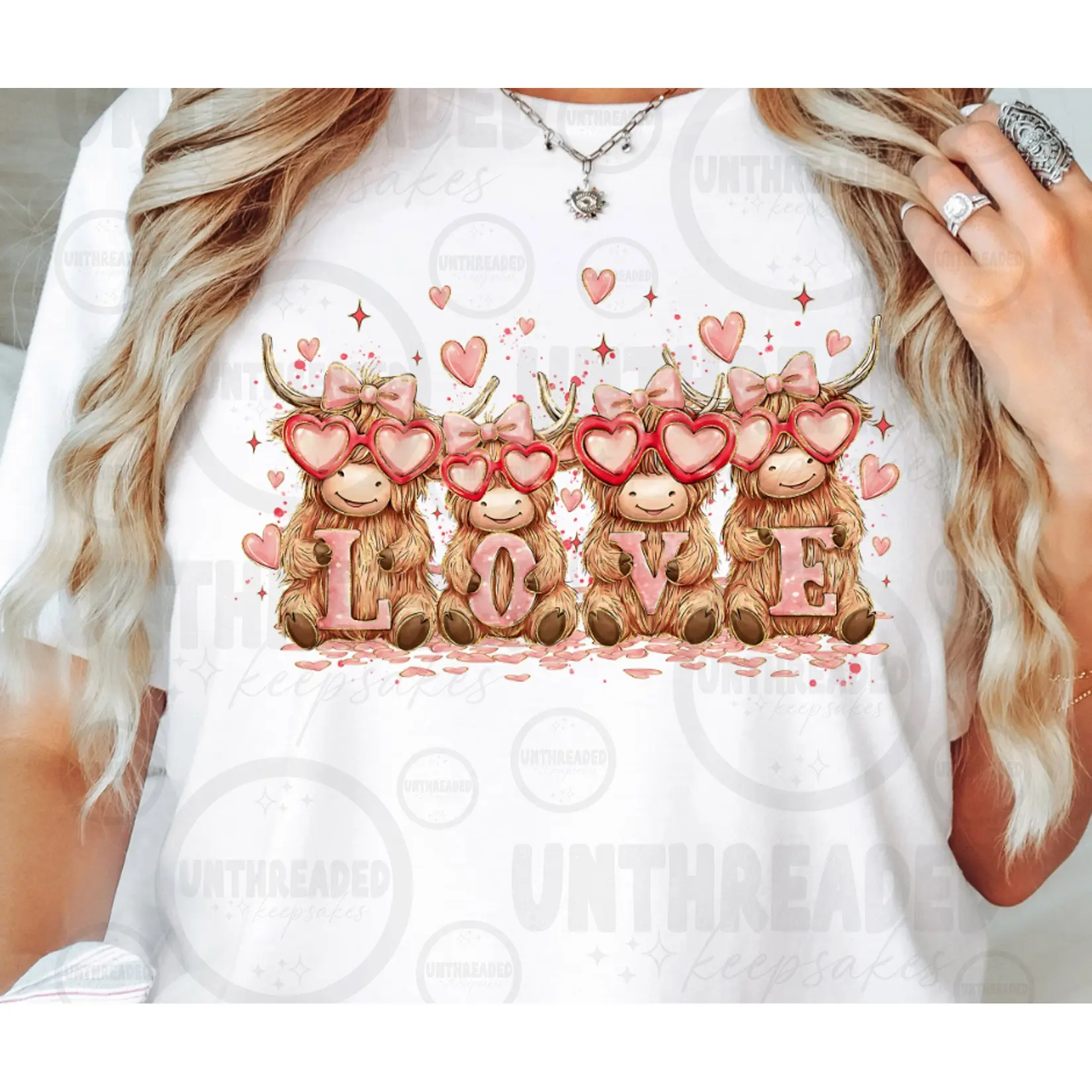 Highland Cow Valentine Love Graphic T-Shirt | Cute Farm Animal Heart Tee