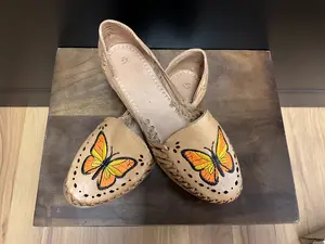 Huarache Mariposa Claro Handcrafted Leather Shoes with Vibrant Butterfly Embroidery for Women
