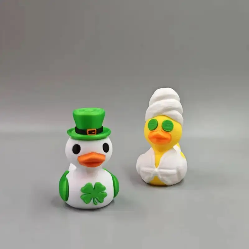 Modern Plastic Creative Duck Statue with Heart Detail - Home Decor Christmas Decoration, Personalized Space Accent, Ideal Holiday Gift, Toy