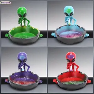 Modern Resin Alien Incense Burner Statue - Alien Ashtray, Gothic Witchy Sci-Fi Room Decor, Cool Room Decor, Whimsical Fashion Accessory, Halloween Party Ornament