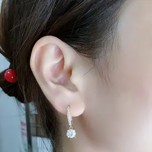 Silver synthetic zirconia decorative earrings, fashionable women's earrings, trendy and versatile exquisite jewelry