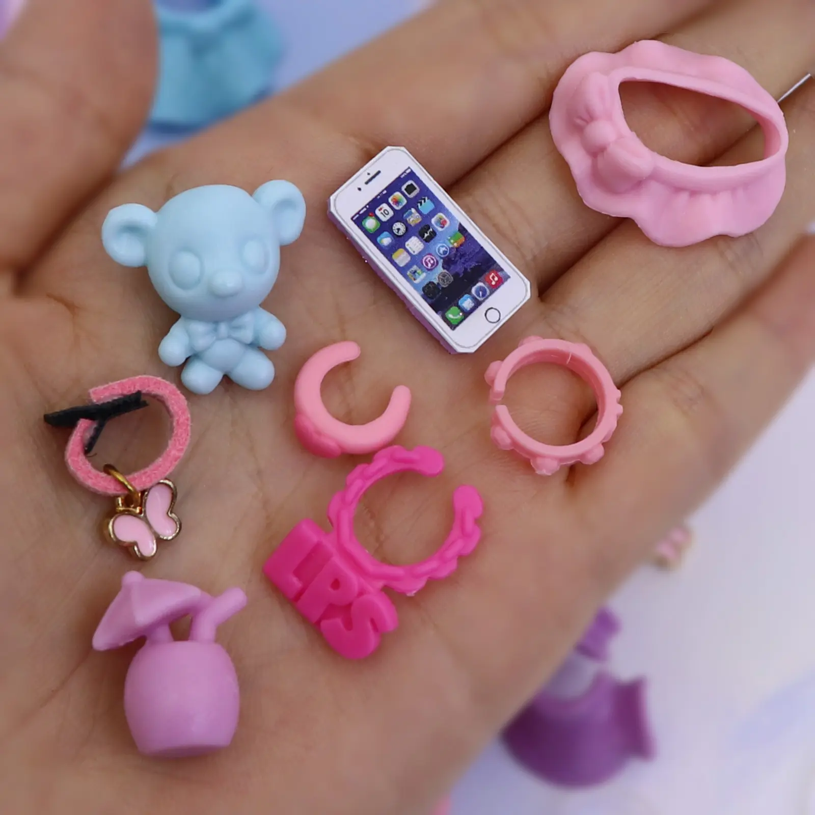 33 Pcs Miniature Accessories Set for Mini Toy Pets – Shoes,Hangers, dressing table,comb, food, skirts, collar, necklace, Jacket etc for Shorthair Cat, Collie, Dachshund, Cocker Spaniel & Cow Figures