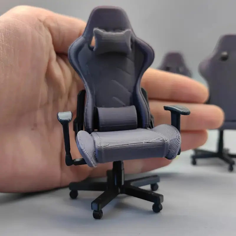 1:12 Scale Gaming Chair Model, Cushion, Five-Wheel Base, Adjustable Height & Backrest, Miniature Office Chair for Dollhouse Decor