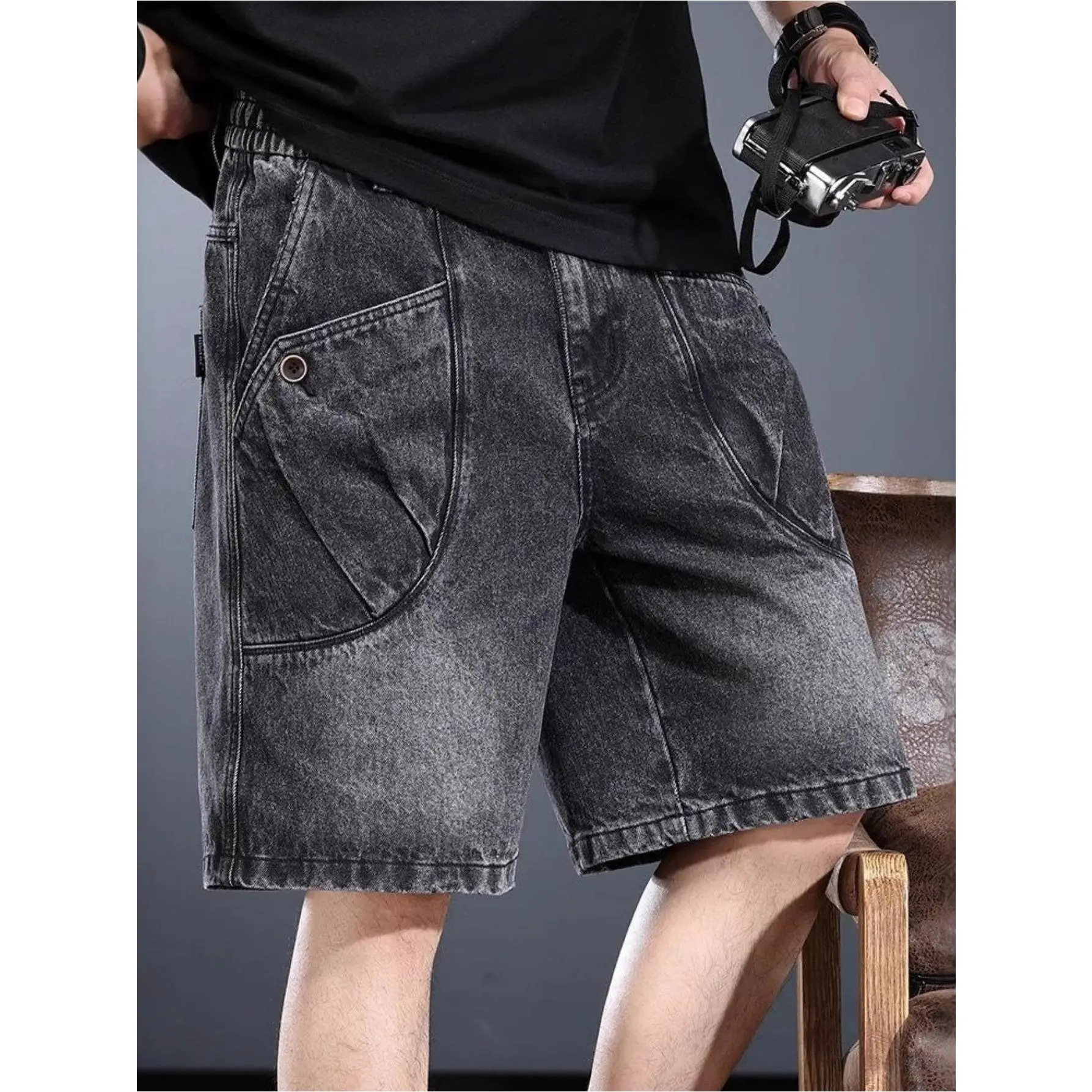 Men's Denim Shorts, Thin and Casual, Suitable for Summer, with Multiple Pockets and a Straight, Knee-length Fit.
