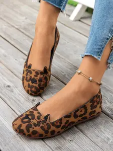 Leopard Print Cat Embroidery Flat Shoes, Vintage Playful Style, Perfect for Daily Wear, Versatile and Stylish Footwear