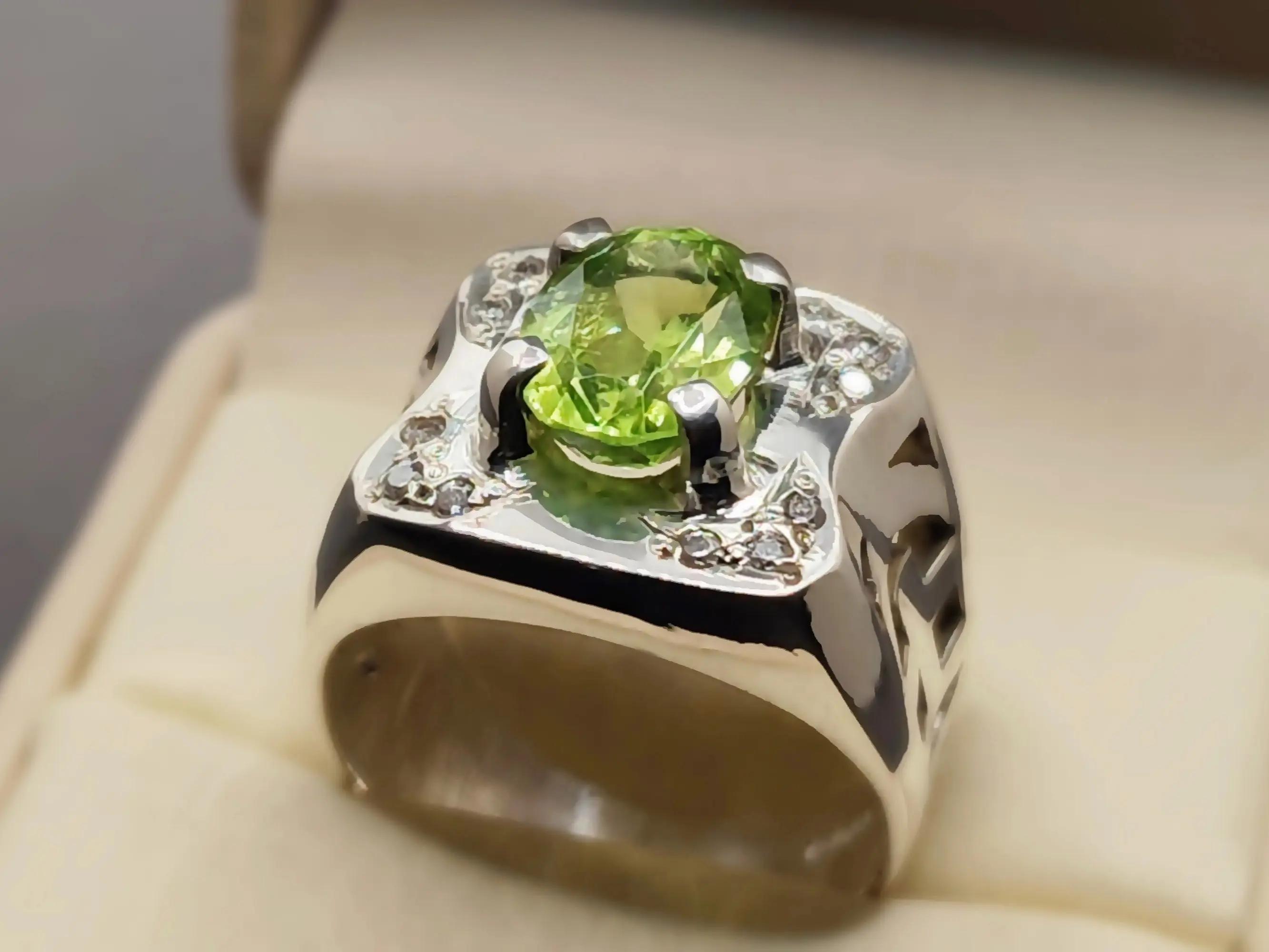 5 Carat Eye Clean Fresh Green Natural Peridot Ring Handmade Sterling Silver 925 Men's Lattice Ring