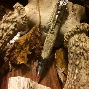 Handcrafted Bolt Action Ink Pen with Unique Design and Natural Inspired Handle