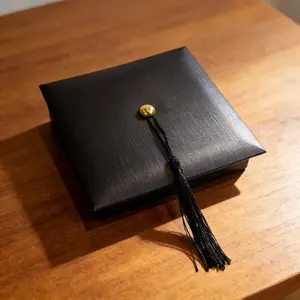 Graduation Cap Shaped Gift Box Mortarboard Design Creative Souvenir Favor Box Grad Ceremony Keepsake Storage Box Party Decorative Candy Jewelry Box Class Of Grad Gifts For Friends Family Alumni Graduates