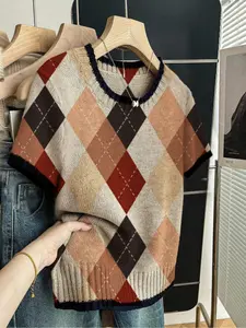 Women's Casual Knit Sweater, Round Neck Short Sleeve Top, Comfortable & Warm Geometric Design, Perfect for Spring Summer Fall Winter