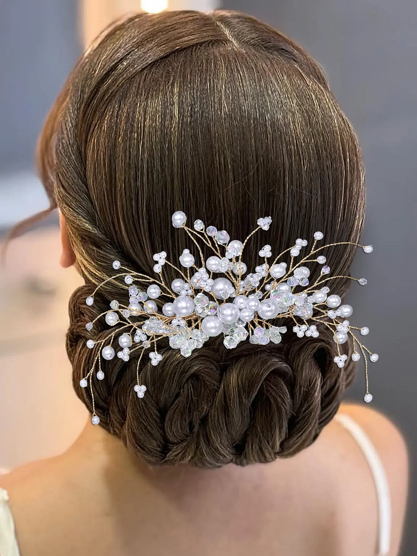 Elegant Pearl Bridal Hair Comb Headpiece Accessory, Lightweight, Perfect for Bridal Look Parties Weddings Events, All Season Wearable Jewelry for Brides & Special Occasions