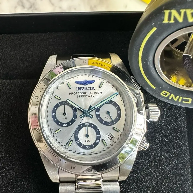 Invicta Speedway 17311 Hombre Acero 39.5mm Cronógrafo Plata Elegante
